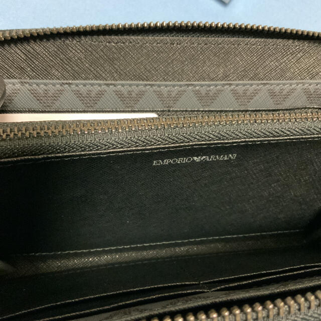 上質で洗練されたデザイン EMPORIO ARMANI 長財布 ブラック