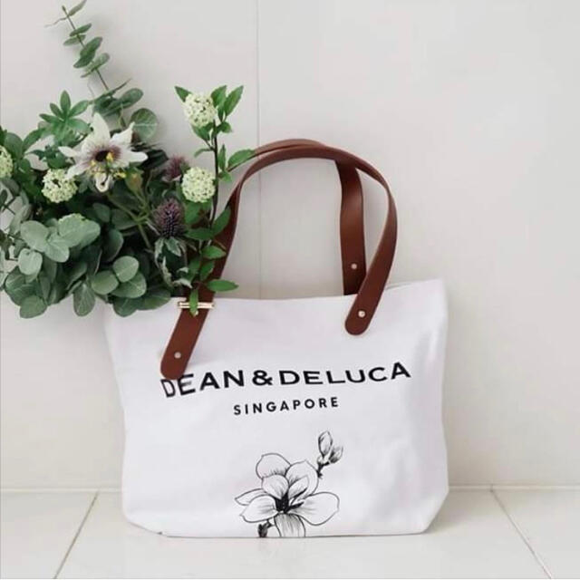 DEAN & DELUCA(ディーンアンドデルーカ)のDean&Delucaシンガポール限定トート レディースのバッグ(トートバッグ)の商品写真