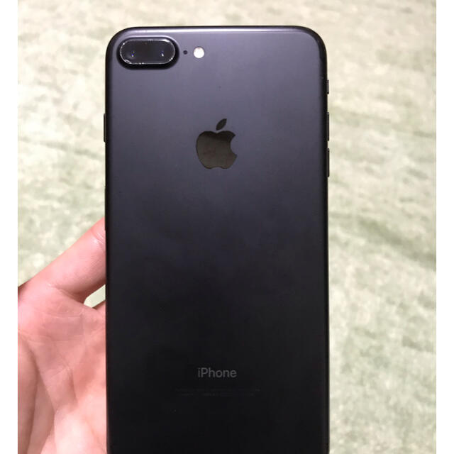 Apple(アップル)のiphone 7 plus ブラック　128GB スマホ/家電/カメラのスマートフォン/携帯電話(スマートフォン本体)の商品写真