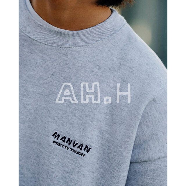 1LDK SELECT(ワンエルディーケーセレクト)のAH.H MANVAN EMBROIDERED LOGO HOODIE メンズのトップス(パーカー)の商品写真