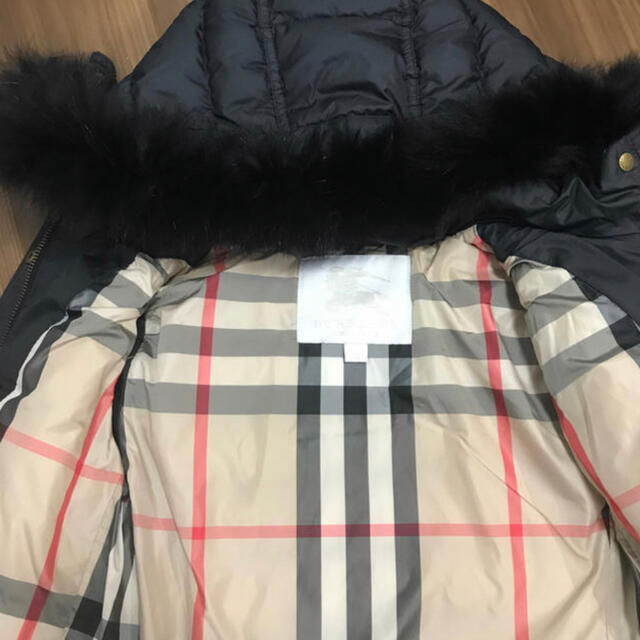 BURBERRY(バーバリー)の★美品★バーバリーダウンコート    キッズ/ベビー/マタニティのキッズ服女の子用(90cm~)(コート)の商品写真