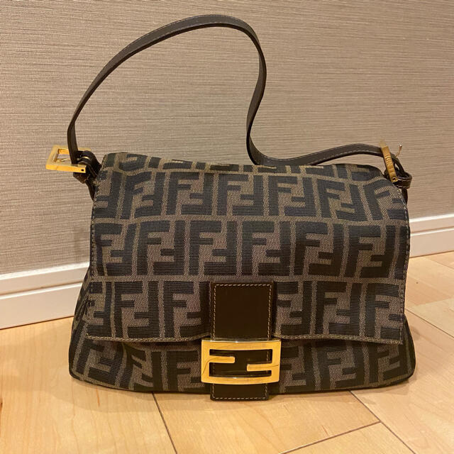 FENDI フェンディー　ハンドバッグ　ショルダーバッグ　美品　フェンディ