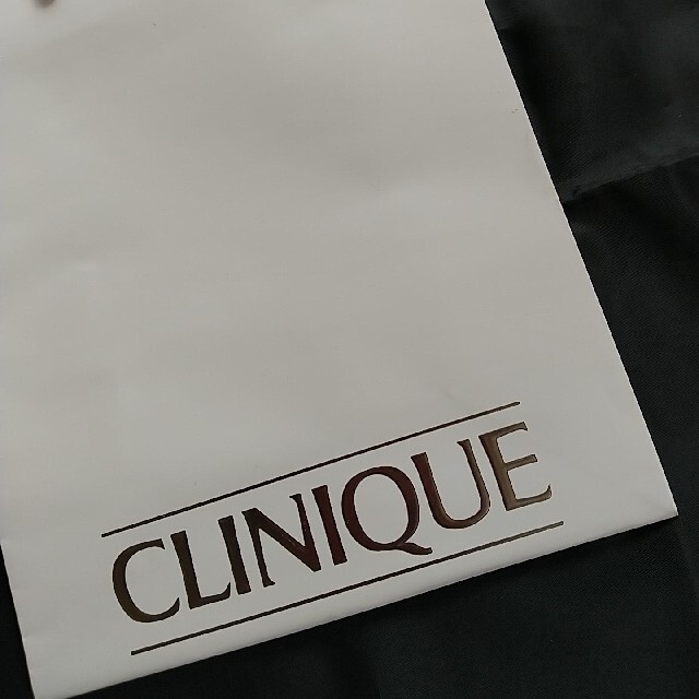 CLINIQUE(クリニーク)のクリニークの紙袋 レディースのバッグ(ショップ袋)の商品写真