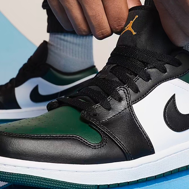 Nike Air Jordan 1 Low Green Toe メンズの靴/シューズ(スニーカー)の商品写真