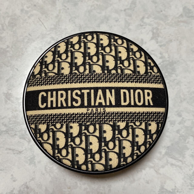 Dior(ディオール)のDIOR クッションファンデ　ケース コスメ/美容のベースメイク/化粧品(ファンデーション)の商品写真