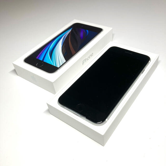 Apple(アップル)のiPhone SE2 64G ホワイト White スマホ/家電/カメラのスマートフォン/携帯電話(スマートフォン本体)の商品写真