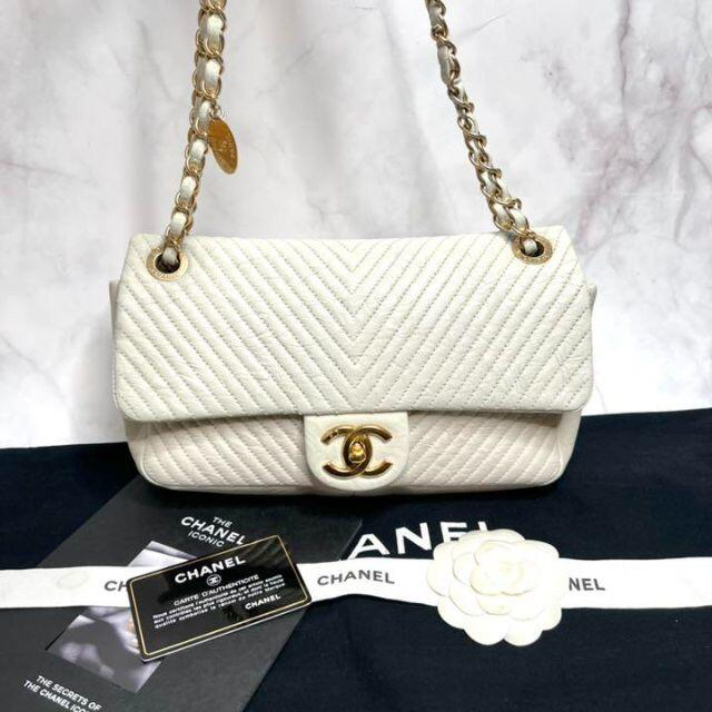 CHANEL(シャネル)のCHANEL シャネル 美品 チェーンショルダーバッグ マトラッセ シェブロン レディースのバッグ(ショルダーバッグ)の商品写真