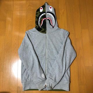 アベイシングエイプ(A BATHING APE)のREVERSIBLE SHARK FULL ZIP HOODIE(パーカー)