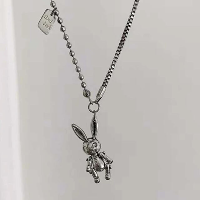 Bershka(ベルシュカ)のうさぎ ネックレス ラビット モチーフ ペンダント レディースのアクセサリー(ネックレス)の商品写真