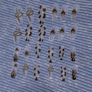 ネイルチップ ブラック ハート 牛柄 炎 蛇 クリアチップ 地雷 マットネイル  コスメ/美容のネイル(つけ爪/ネイルチップ)の商品写真