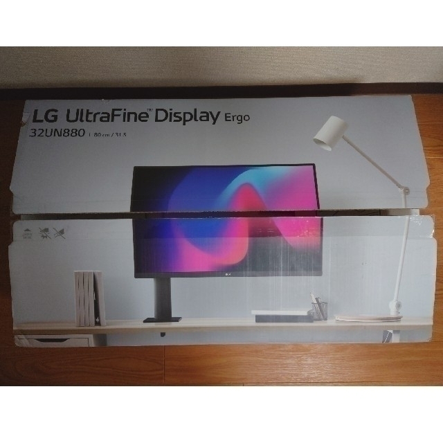 LG Electronics(エルジーエレクトロニクス)の【美品】アームスタンド付き【31.5インチ4Kモニター】LG 32UN880-B スマホ/家電/カメラのPC/タブレット(ディスプレイ)の商品写真
