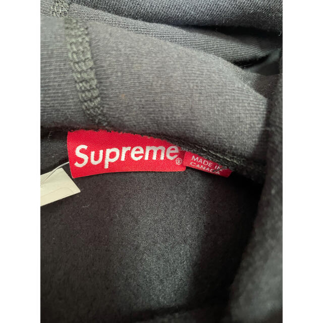 Supreme(シュプリーム)の Supremeは Classic Script Hooded  メンズのトップス(パーカー)の商品写真