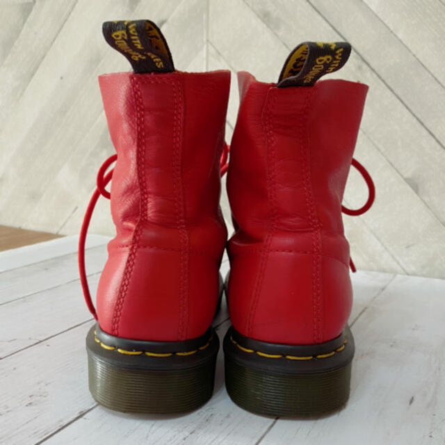 Dr.Martens(ドクターマーチン)のDr.Martens8ホール柔らかレザーのレッドブーツ レディースの靴/シューズ(ブーツ)の商品写真