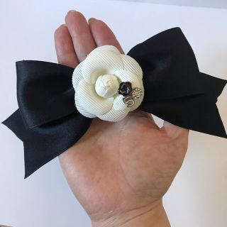 カメリア  大きめ　立体リボン　ピンクリップ　バレッタ(バレッタ/ヘアクリップ)