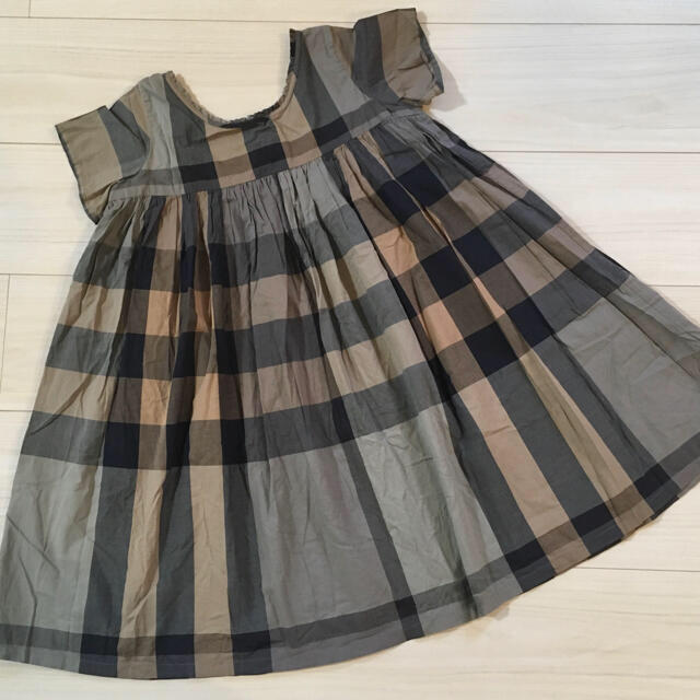 BURBERRY(バーバリー)のBURBERRY CHILDREN バーバリー ワンピース ８Y 128㎝ キッズ/ベビー/マタニティのキッズ服女の子用(90cm~)(ワンピース)の商品写真