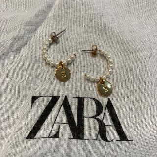 ZARA 　「Y」イニシャルピアス　2点　(フープ &パール)