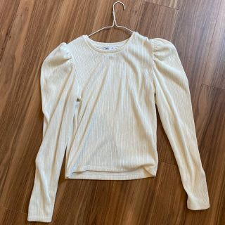 ザラ(ZARA)の【ザラ】ZARA　トップス　パフスリーブ　ブラウス　白　クリーム(カットソー(長袖/七分))