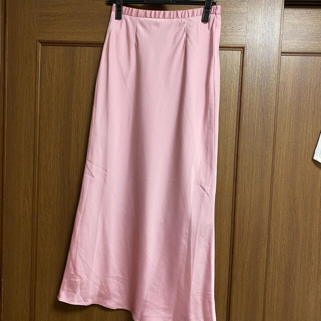UNITED ARROWS green label relaxing(ユナイテッドアローズグリーンレーベルリラクシング)のCITEN サテンナロースカート　ピンク　M レディースのスカート(ロングスカート)の商品写真