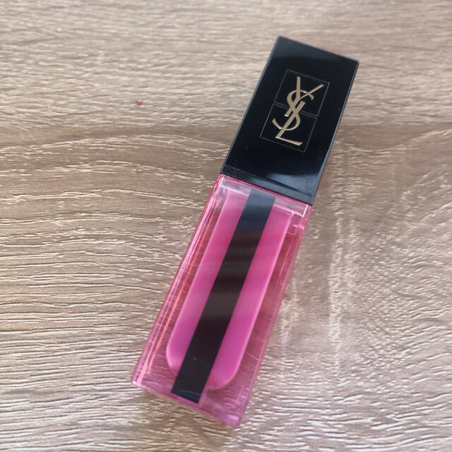 Yves Saint Laurent Beaute(イヴサンローランボーテ)のイヴサンローラン　ルージュ ピュールクチュール ヴェルニ  コスメ/美容のベースメイク/化粧品(口紅)の商品写真