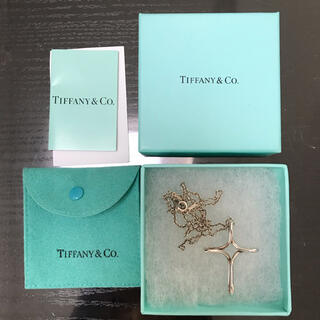 ティファニー(Tiffany & Co.)のティファニー　クロス　ネックレス(ネックレス)