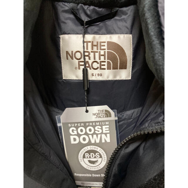 THE NORTH FACE(ザノースフェイス)の明日まで！新品未使用★海外限定　ノースフェイスダウンジャケット メンズのジャケット/アウター(ダウンジャケット)の商品写真