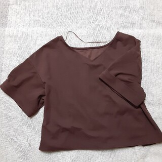 ジーユー(GU)のGU  半袖トップス(Tシャツ(半袖/袖なし))