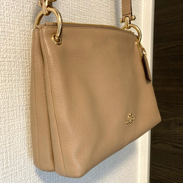 COACH(コーチ)の期間限定お値下げ♡coach ショルダーバッグ✳︎✳︎ベージュ レディースのバッグ(ショルダーバッグ)の商品写真