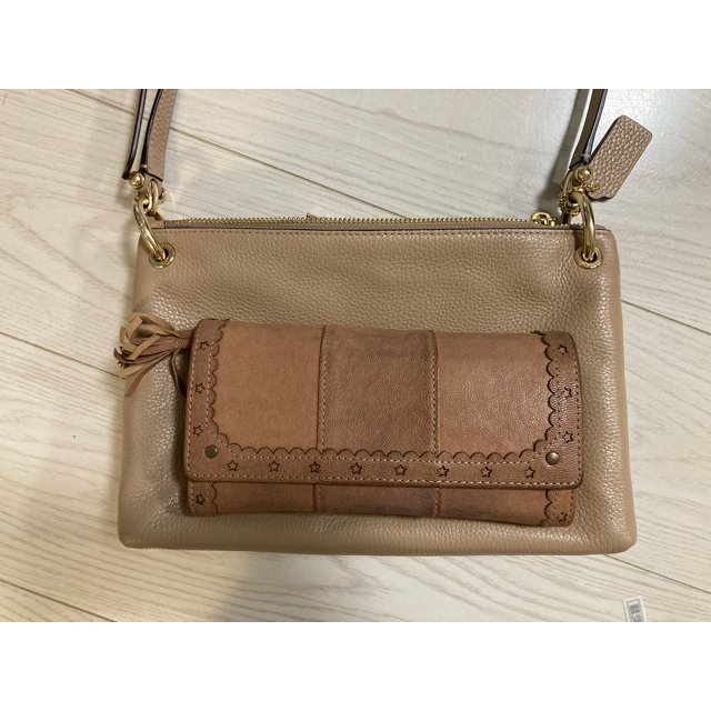 COACH(コーチ)の期間限定お値下げ♡coach ショルダーバッグ✳︎✳︎ベージュ レディースのバッグ(ショルダーバッグ)の商品写真