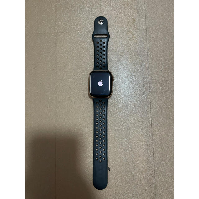 Apple Watch(アップルウォッチ)のApple Watch SE GPS 44mm ゴールドアルミニウム メンズの時計(腕時計(デジタル))の商品写真