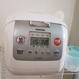 トウシバ(東芝)のTOSHIBA RC-10MFD(W) 炊飯器(炊飯器)