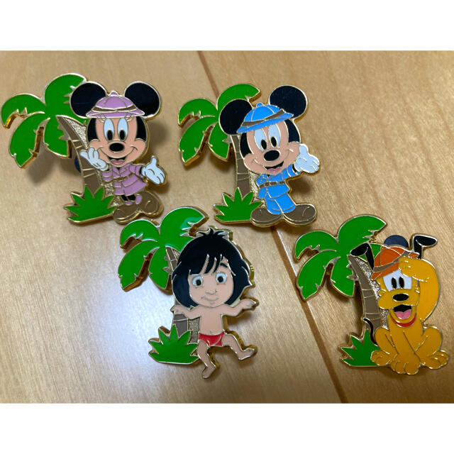 Disney(ディズニー)のディズニーピンバッチ エンタメ/ホビーのアニメグッズ(バッジ/ピンバッジ)の商品写真