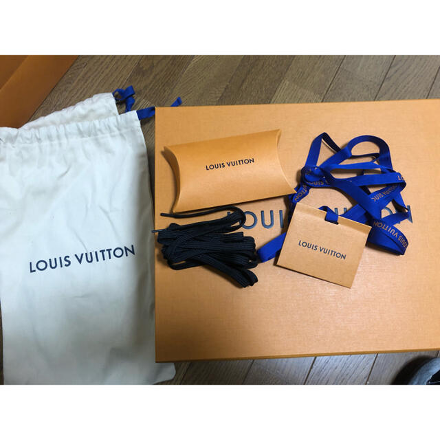 LOUIS VUITTON スニーカー