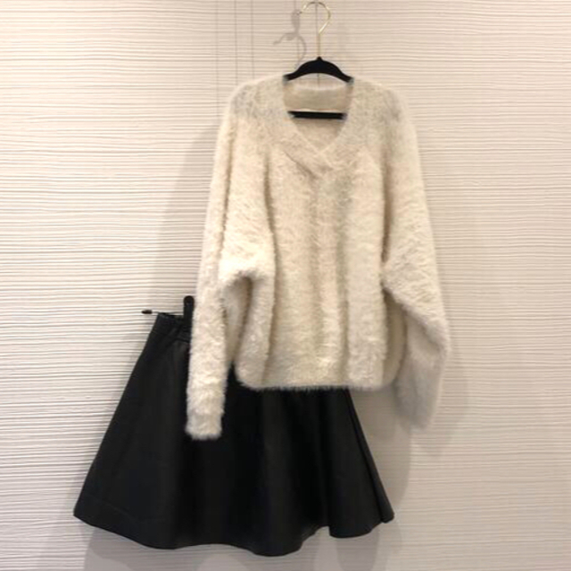 H&M(エイチアンドエム)のH&M レザー　スカート　134 8-9y 130 キッズ/ベビー/マタニティのキッズ服女の子用(90cm~)(スカート)の商品写真