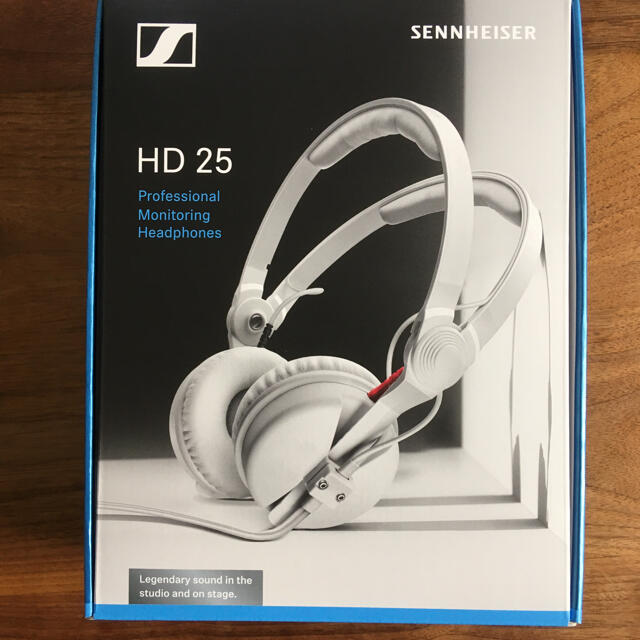 新品未開封 限定完売 SENNHEISER ヘッドホン HD 25 WHITEWHITE装着タイプ