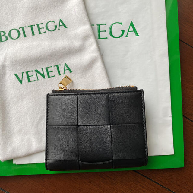 Bottega Veneta(ボッテガヴェネタ)のBOTTEGA VENETA  イントレチャート　ウォレット　ブラック レディースのファッション小物(財布)の商品写真