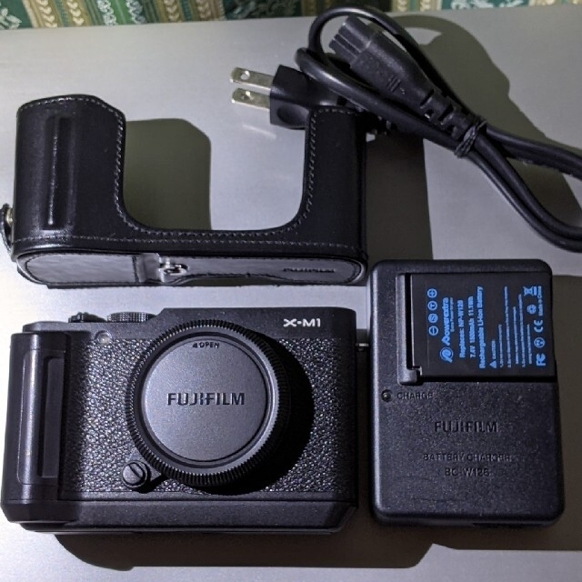 美品　FUJIFILM　X-M1 基本動作確認済　おまけ有り