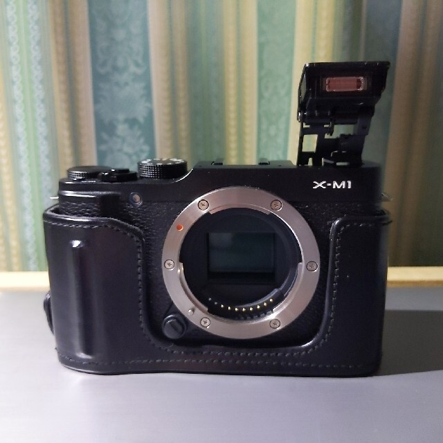 富士フイルム(フジフイルム)の美品　FUJIFILM　X-M1 基本動作確認済　おまけ有り スマホ/家電/カメラのカメラ(ミラーレス一眼)の商品写真