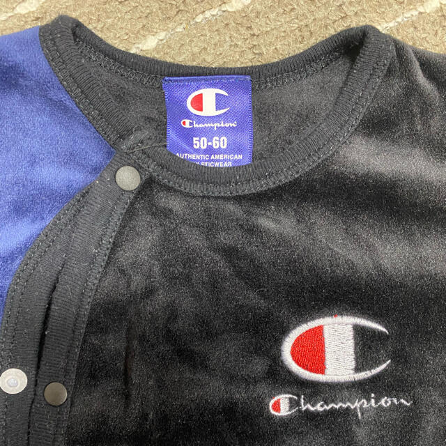 Champion(チャンピオン)のチャンピオン　ベロア キッズ/ベビー/マタニティのベビー服(~85cm)(ロンパース)の商品写真