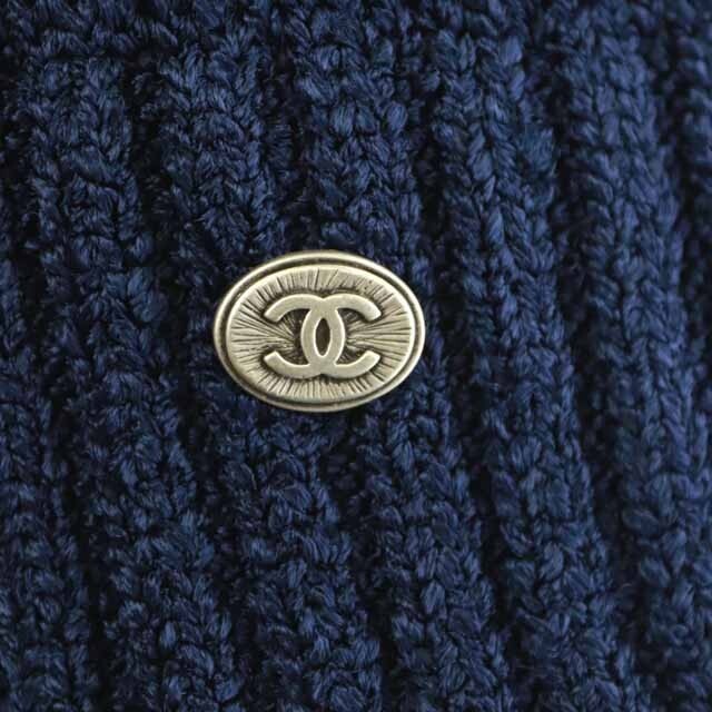 CHANEL(シャネル)のシャネル ココマークプレート サマーニットワンピース ノースリーブ ひざ丈 レディースのワンピース(ひざ丈ワンピース)の商品写真