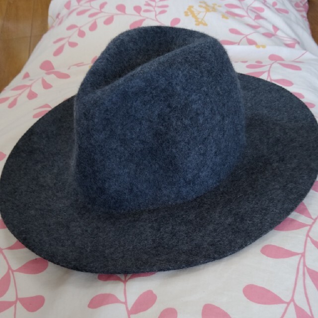 GU(ジーユー)のGU ジーユー ウール 中折れハット チャコールグレー (革紐飾り付き) レディースの帽子(ハット)の商品写真
