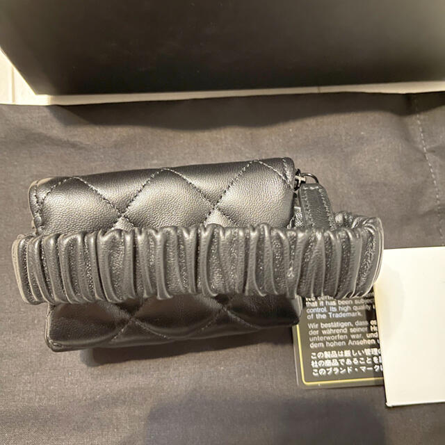 CHANEL(シャネル)のCHANELアームコインパース新品未使用 レディースのファッション小物(コインケース)の商品写真