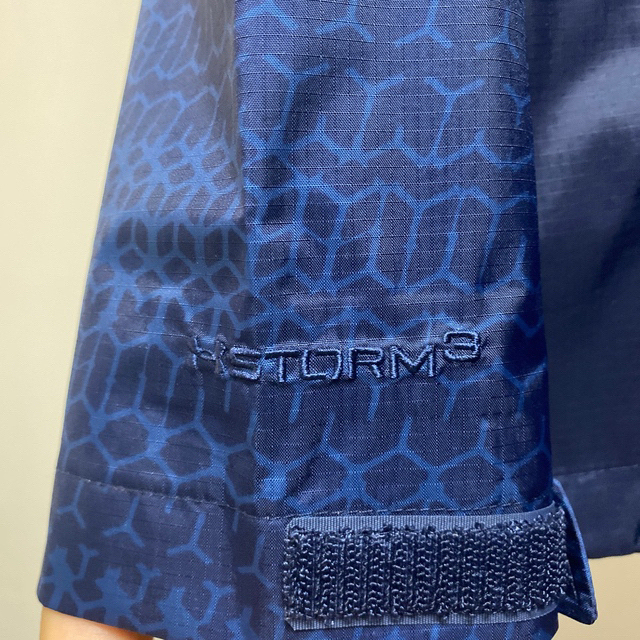 UNDER ARMOUR(アンダーアーマー)のUNDER ARMOUR メンズ UA SURGE JACKET 防水 ネイビー メンズのジャケット/アウター(ナイロンジャケット)の商品写真