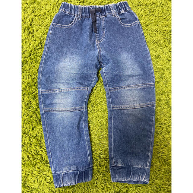 デニムパンツ ジーンズ 100 キッズ/ベビー/マタニティのキッズ服男の子用(90cm~)(パンツ/スパッツ)の商品写真