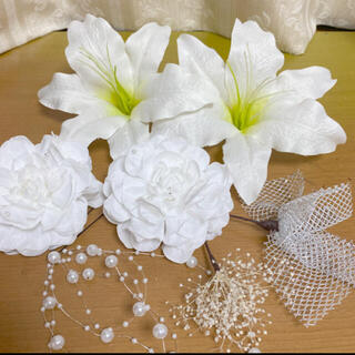 ホワイトカラー カサブランカ髪飾り  成人式 卒業式 結婚式(振袖)