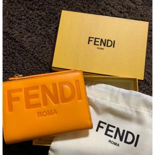 フェンディ(FENDI)のぴ♡プロフ様専用品　　FENDI ローマ　バイフォールド二つ折り財布　美品(財布)