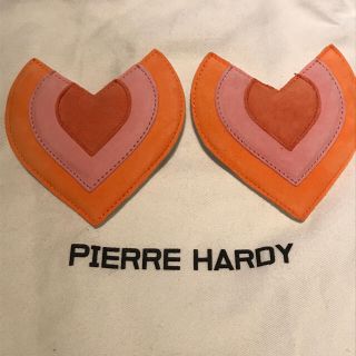 ピエールアルディ(PIERRE HARDY)のPIERRE HARDY ピエールアルディ　アクセサリー　2個セット(スニーカー)