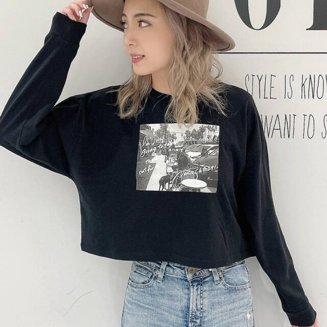 GYDA(ジェイダ)のLA it girlショート ロンT レディースのトップス(Tシャツ(長袖/七分))の商品写真