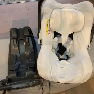 ブリタックス(Britax)のチャイルドシート　ベビーシート　isofixベース付　ブリタックス　britax(自動車用チャイルドシート本体)