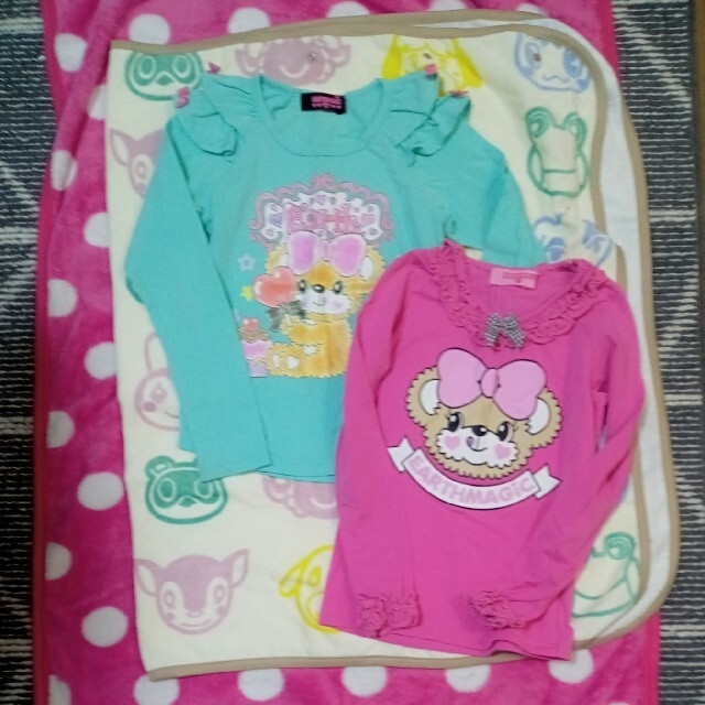 EARTHMAGIC(アースマジック)のUSED　EARTHMAGIC　130 キッズ/ベビー/マタニティのキッズ服女の子用(90cm~)(Tシャツ/カットソー)の商品写真