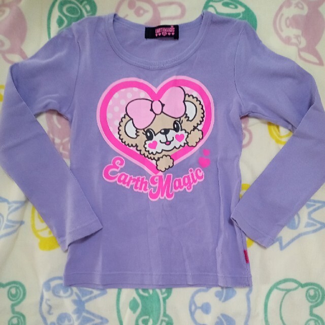 EARTHMAGIC(アースマジック)のUSED　EARTHMAGIC　130 キッズ/ベビー/マタニティのキッズ服女の子用(90cm~)(Tシャツ/カットソー)の商品写真